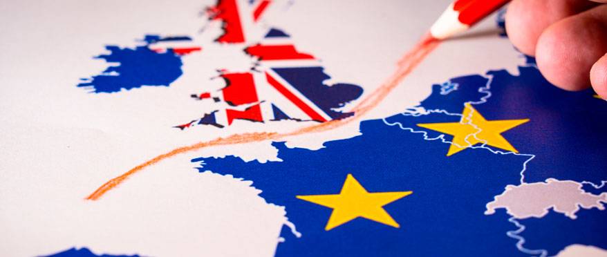 Britanijos įstatymų leidėjai siekia patenkinti lūkesčius ir atspindėti susiklosčiusią realybę, susijusią su pasienio kontrole po „Brexit”